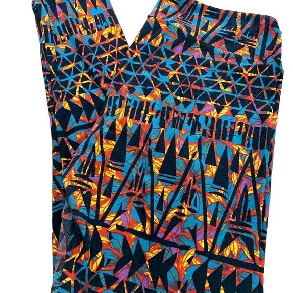 Lularoe size TC (tall and curvy) fits ladies size 12-18 excellent condit… - Picture 2 of 2